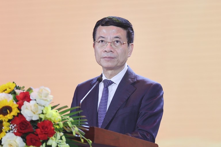 Bộ trưởng Bộ TT&amp;TTT Nguyễn Mạnh Hùng.