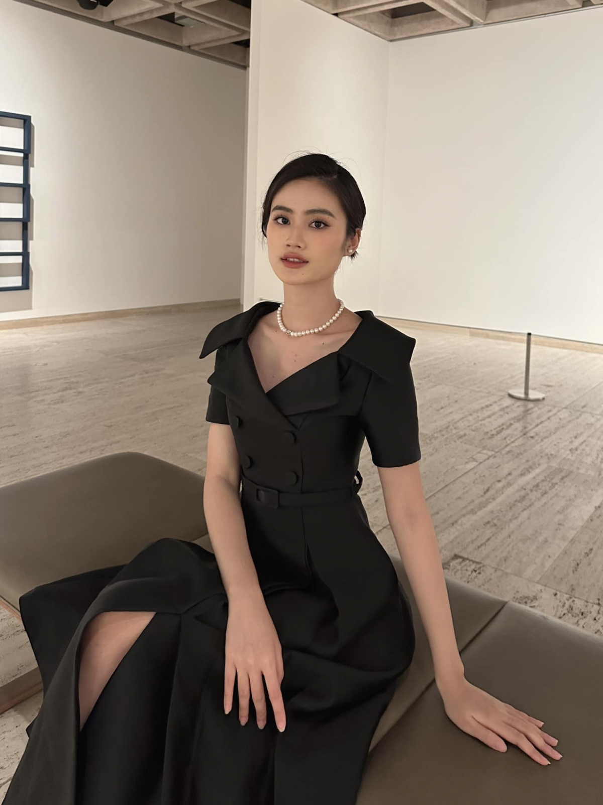 Sau khi đoạt vương miện, Ý Nhi tham gia nhiều buổi phỏng vấn với truyền thông, tuy nhiên khán giả phản ứng trước một số câu trả lời thiếu tinh tế khiến cô phải lên tiếng xin lỗi. Tháng 10/2023, cô sang Australia du học cho đến nay. Người đẹp cho rằng đây là lúc thuận lợi để trau dồi kiến thức, hoàn thiện bản thân và mở rộng thế giới quan.