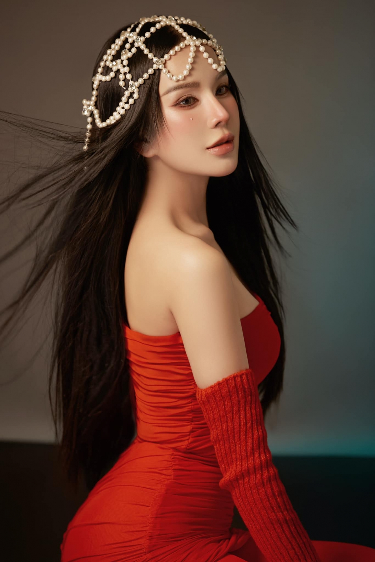 Bên cạnh những hoạt động nghệ thuật, Diệp Lâm Anh kinh doanh, livestream bán hàng online. Cô tập trung kiếm tiền để kinh tế tốt hơn, đầu tư cho bản thân cũng như lo cho các con. Diệp Lâm Anh và thiếu gia Đức Phạm hiện làm bạn bè để cùng chăm sóc con. Hai người thường xuyên trao đổi để các con có cuộc sống tốt nhất. 