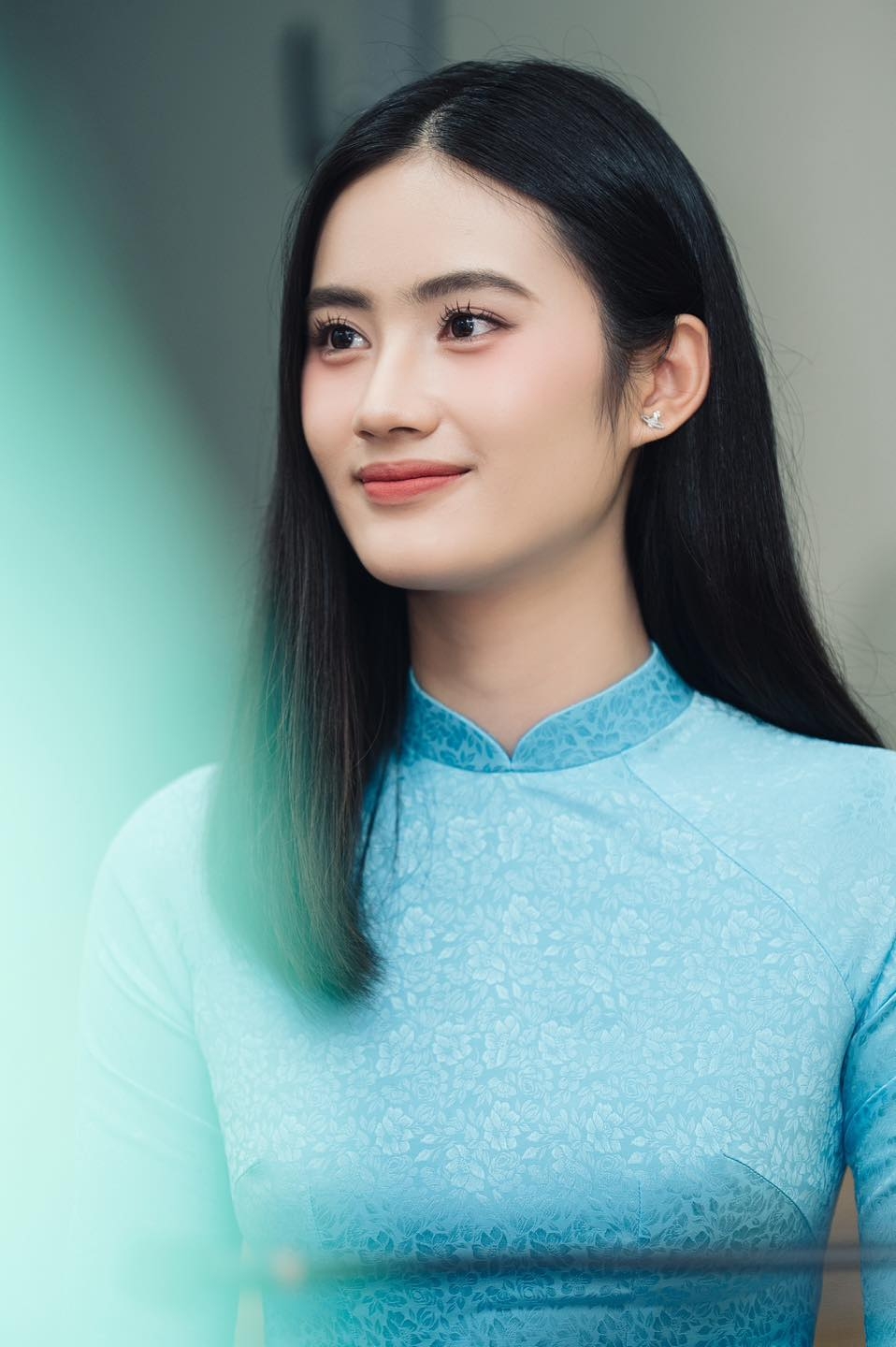 Sau khi đăng quang Miss World Việt Nam 2023, Ý Nhi sang Australia du học. Cô vẫn cân bằng thời gian giữa việc học và hoạt động nghệ thuật tại Việt Nam. Ý Nhi thường di chuyển giữa Việt Nam - Australia để đảm bảo cùng lúc hai vai trò. Bên cạnh đó, cô đang chuẩn bị cho hành trình dự thi Miss World lần thứ 72. 