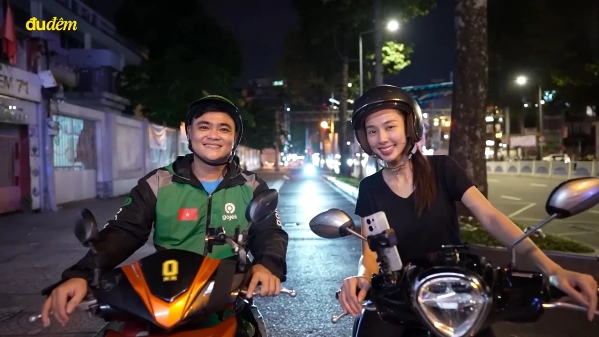 Series “Đu đêm” của Thùy Tiên nhận được nhiều sự quan tâm từ khán giả. Đây là series thực tế của Thuỳ Tiên, ghi lại những trải nghiệm đáng nhớ của cô khi thử thách bản thân cùng các công việc về đêm ở TPHCM như bán mực chiên, bán hoa, làm công nhân vệ sinh hay chạy xe ôm công nghệ… Series nhận được sức hút và độ lan tỏa mạnh mẽ trên các nền tảng mạng xã hội. 
