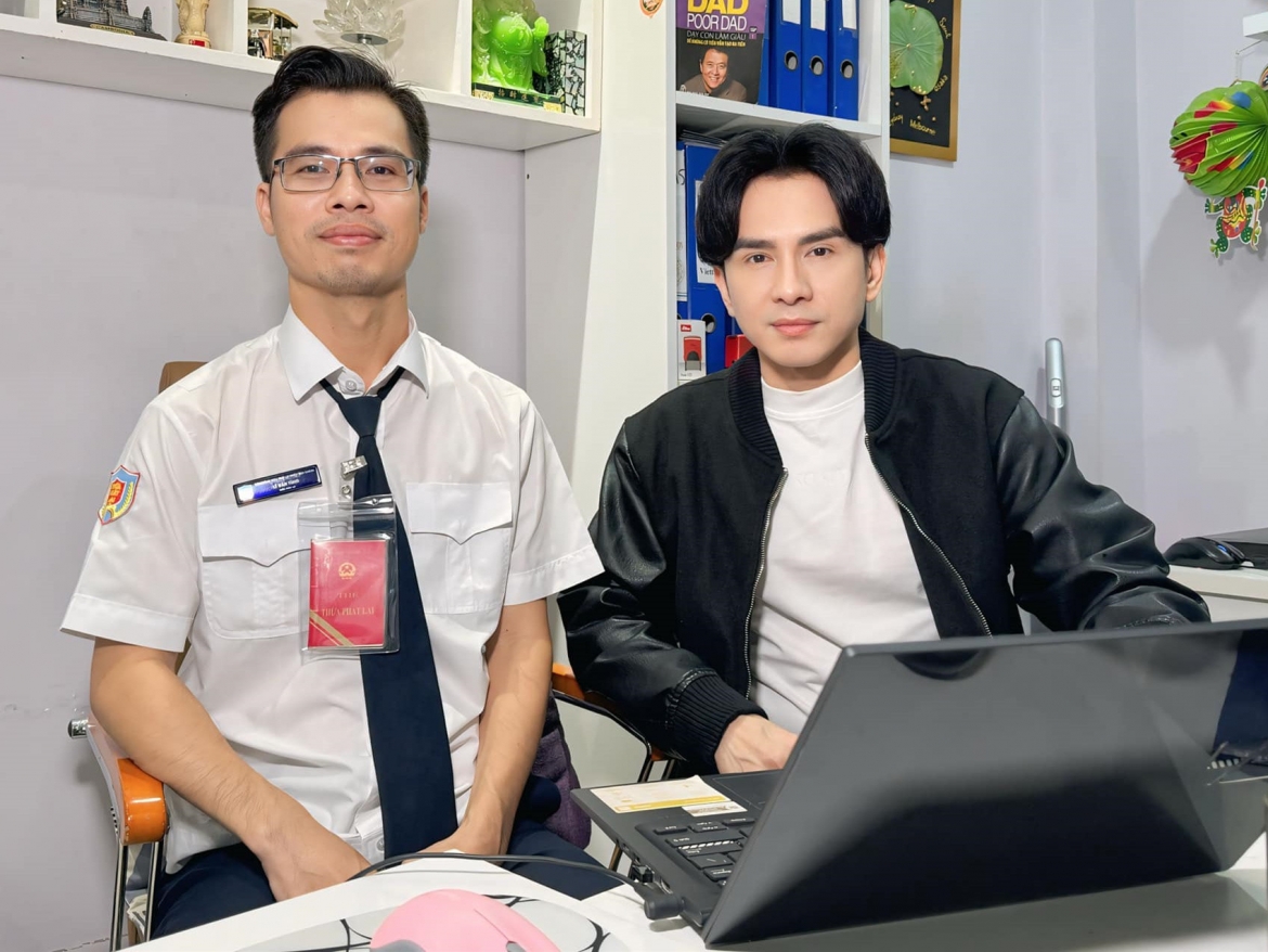 Sao Việt 9/12: Ca sĩ Đan Trường và công ty quản lý làm đơn kiến nghị gửi Sở TT&amp;TT TPHCM, Sở TT&amp;TT TP Hà Nội yêu cầu các tài khoản Facebook, TikTok chấm dứt hành vi bôi nhọ đời tư, sử dụng hình ảnh cá nhân mình và ca sĩ Trung Quang trái pháp luật.