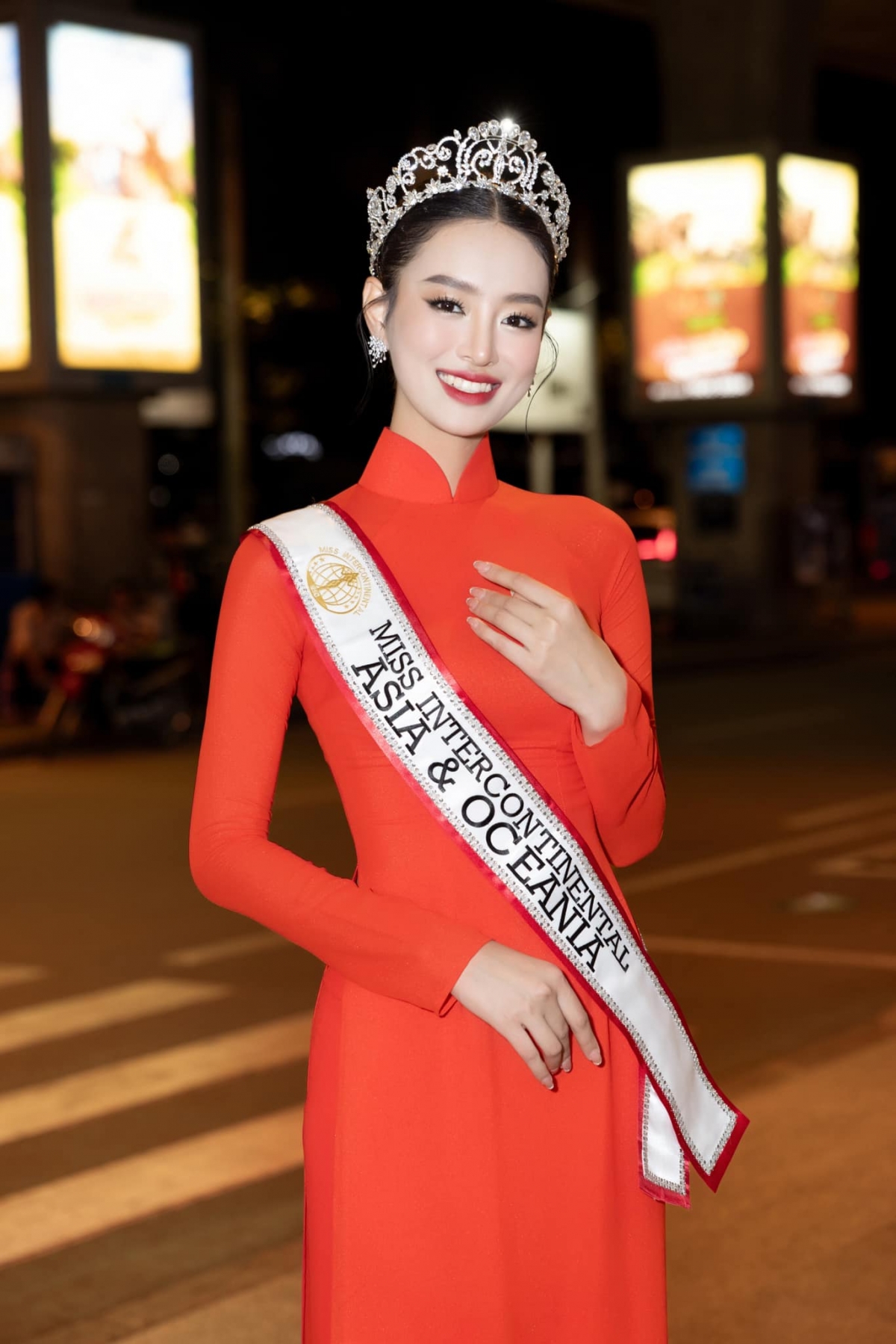 Bùi Khánh Linh trở về Việt Nam sau khi giành Á hậu 3 Miss Intercontinental 2024. “Linh thật sự hạnh phúc khi trở về trong vòng tay của những người thân yêu”, cô viết trên trang cá nhân. (Nguồn: FBNV)