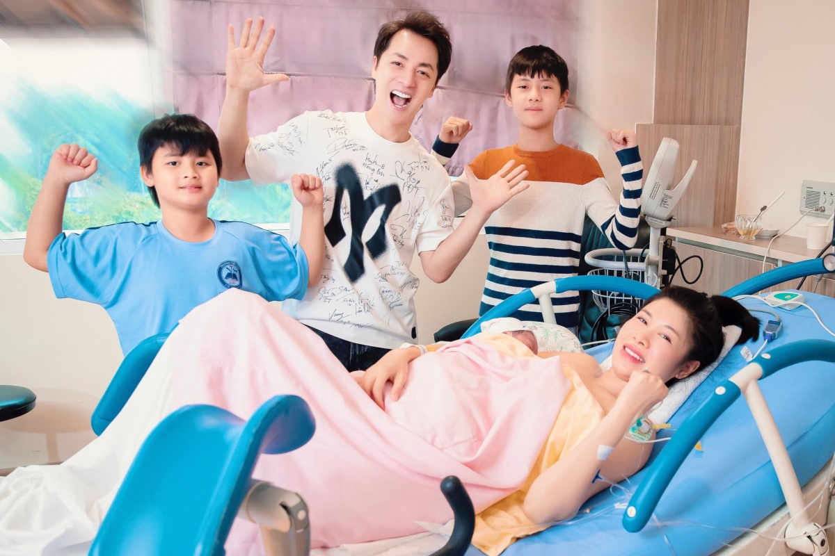 Gia đình nhỏ của Đăng Khôi. Ảnh: FBNV