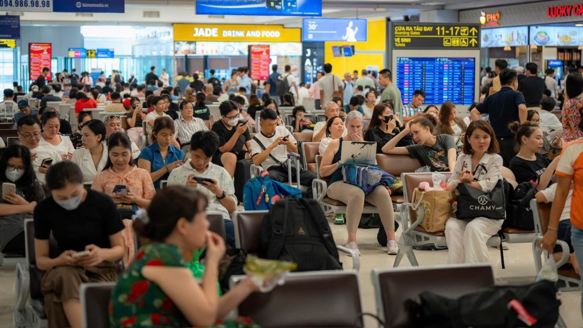 Các hàng hàng không cũng tăng cường bay đêm nhằm tăng tần suất phục vụ nhu cầu đi lại của người dân trong dịp Tết Nguyên đán sắp tới. 