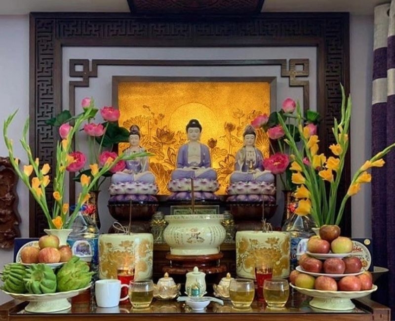 Sau khi thắp hương bao lâu thì hạ lễ (Ảnh: KT)