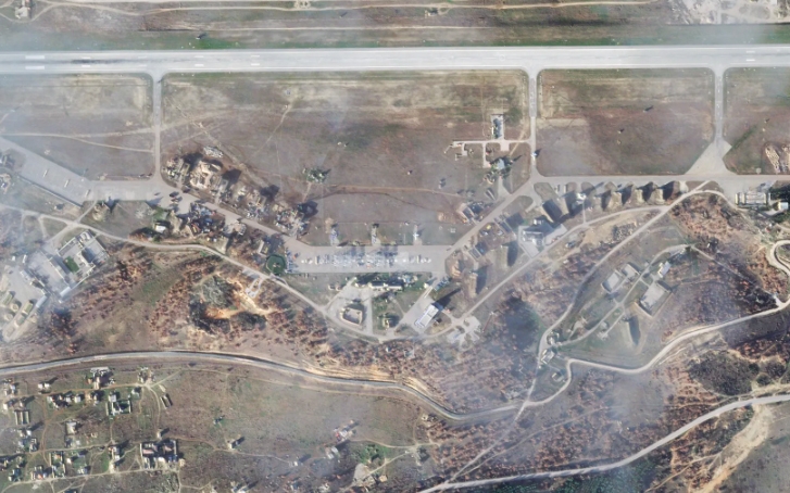 Ảnh vệ tinh cho thấy Nga đang thực hiện biện pháp phòng thủ mới tại căn cứ không quân. Nguồn: Planet Labs