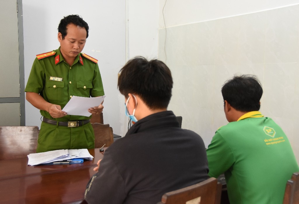 Hai cha con có liên quan vụ tai nạn chết người nhận Quyết định khởi tố