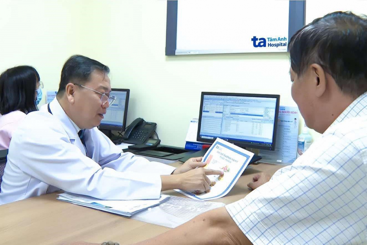 Ông Tiếng khám sức khỏe tổng quát với BS.CKII Ngô Trần Quang Minh tại Bệnh viện Đa khoa Tâm Anh - Quận 8