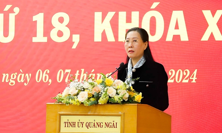 Bà Bùi Thị Quỳnh Vân, Bí thư Tỉnh ủy Quảng Ngãi phát biểu khai mạc Hội nghị