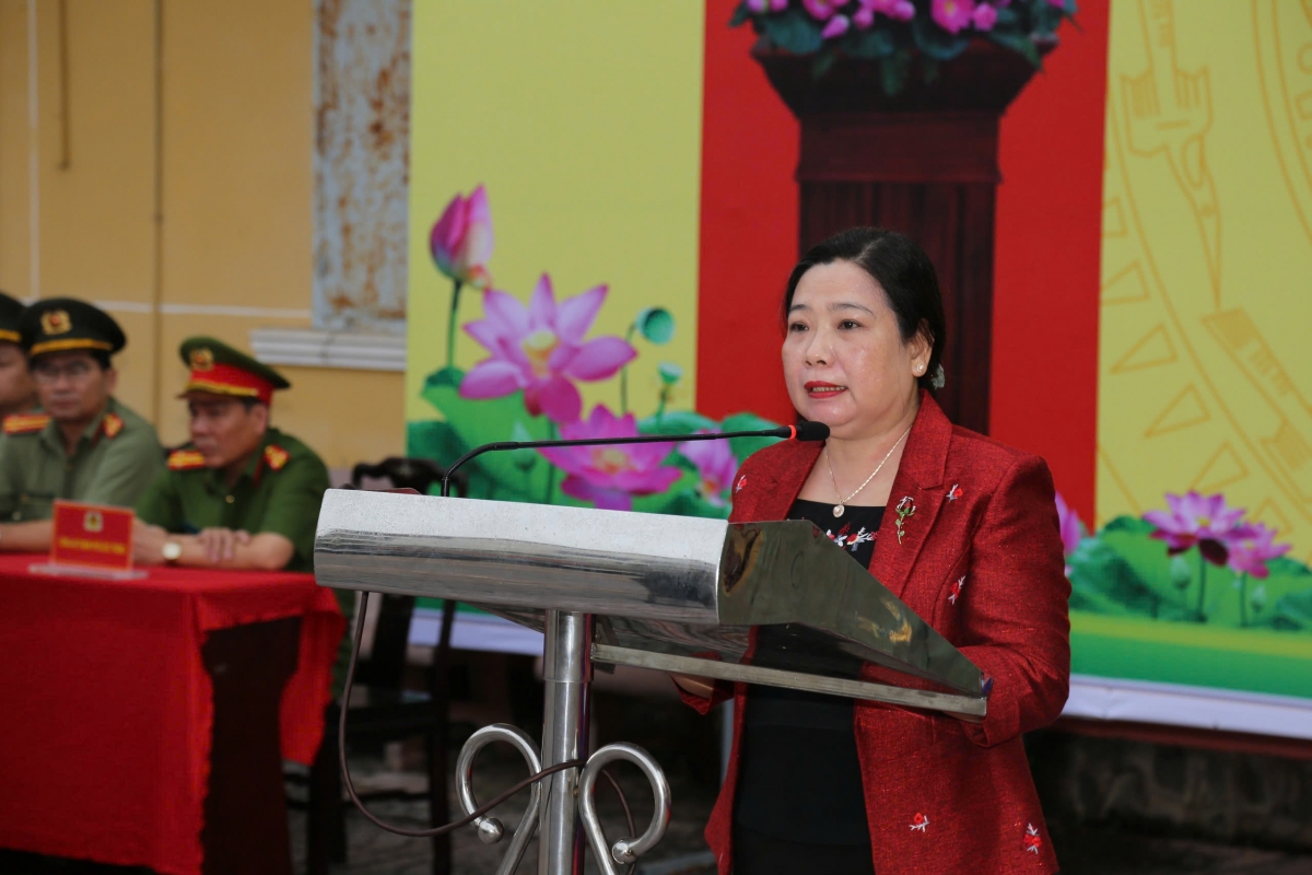 Bà Hồ Thị Cẩm Đào, Phó Bí thư Thường trực Tỉnh ủy, Chủ tịch Hội đồng nhân dân tỉnh Sóc Trăng phát biểu tại buổi lễ.