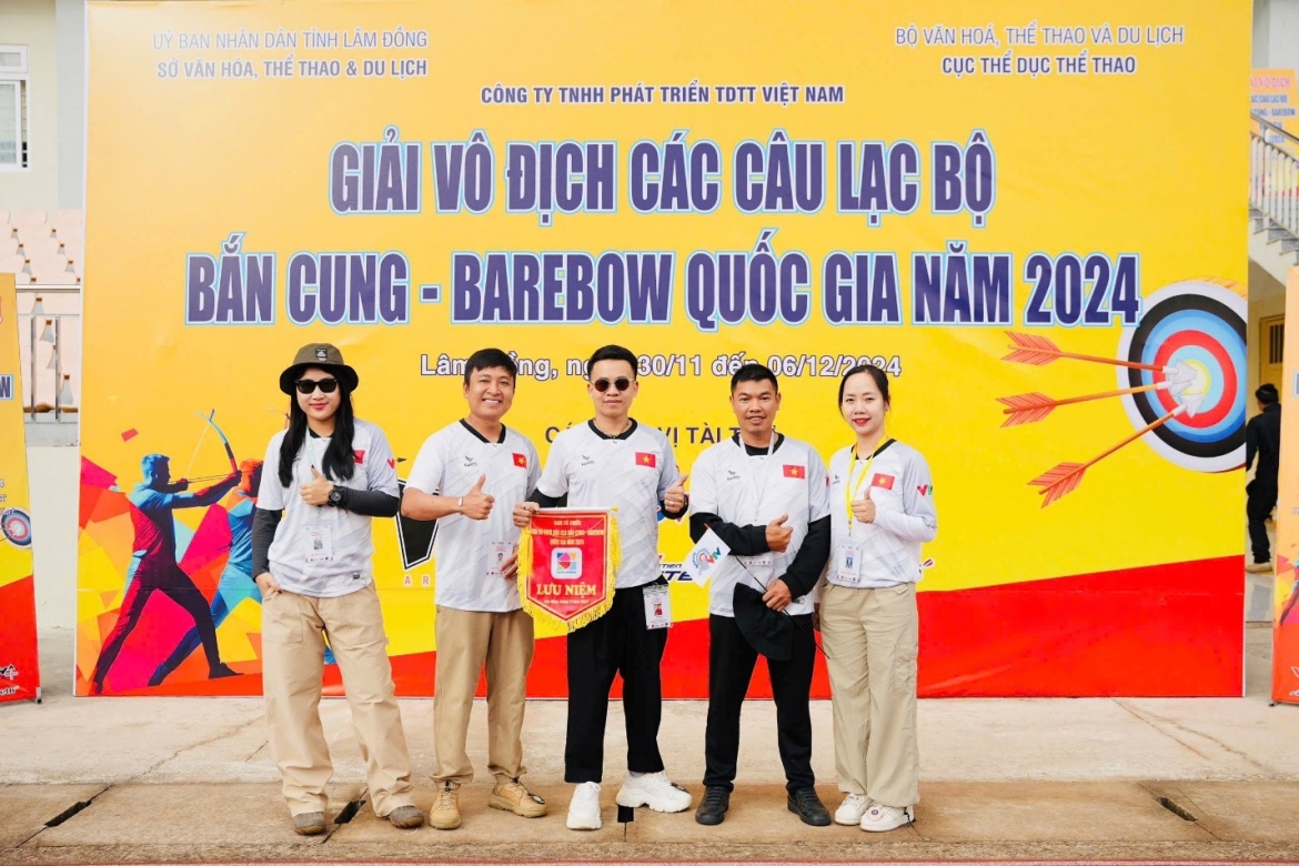 Đội tuyển câu lạc bộ liên quân Đài Truyền hình Việt Nam và Đài Tiếng nói Việt Nam.