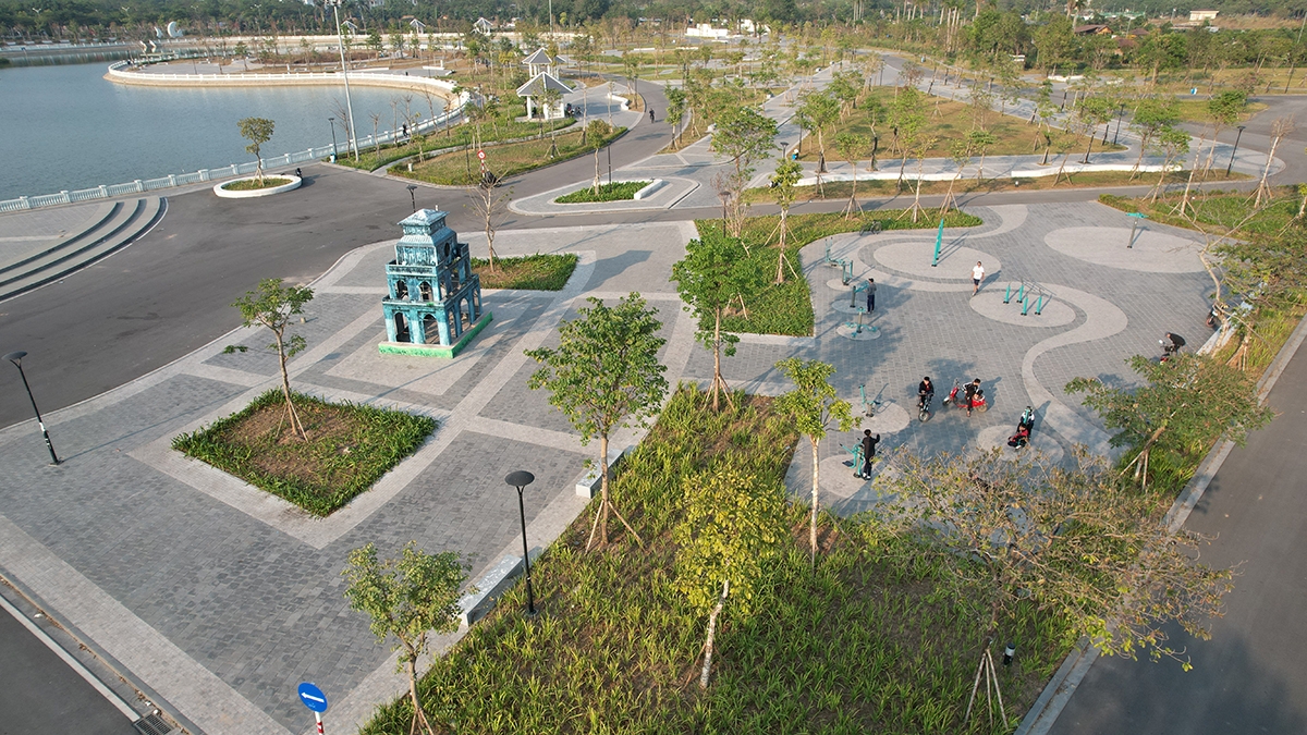 Dự án cải tạo, nâng cấp công viên Long Biên có tổng mức đầu tư 94 tỷ đồng, triển khai trên khu đất có diện tích 21,56ha. Đây cũng là công trình kỷ niệm 69 năm Ngày Giải phóng Thủ đô (10/10/1954 - 10/10/2023) và 20 năm thành lập quận Long Biên.