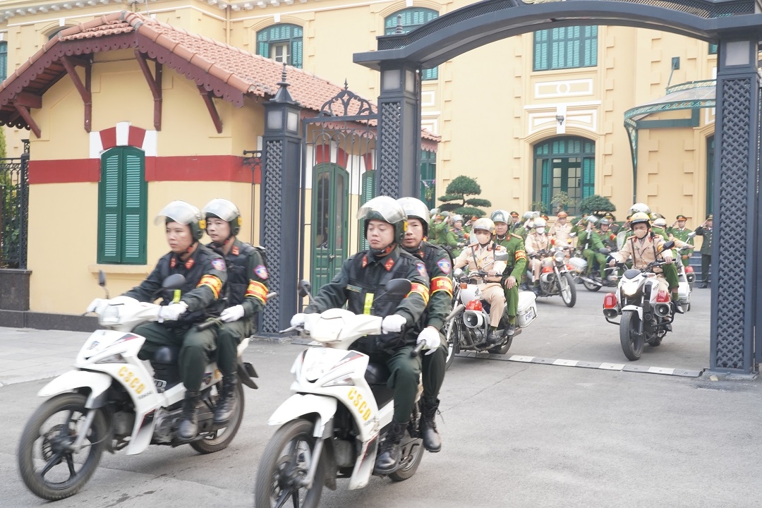Công an thành phố Hà Nội đã tổ chức ra quân trấn áp tội phạm dịp Tết Nguyên đán Ất Tỵ 2025