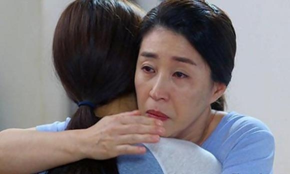 Mẹ mừng vì tôi yên bề gia thất nhưng lại buồn vì không có gì đáng giá cho tôi làm của hồi môn (ảnh minh họa)