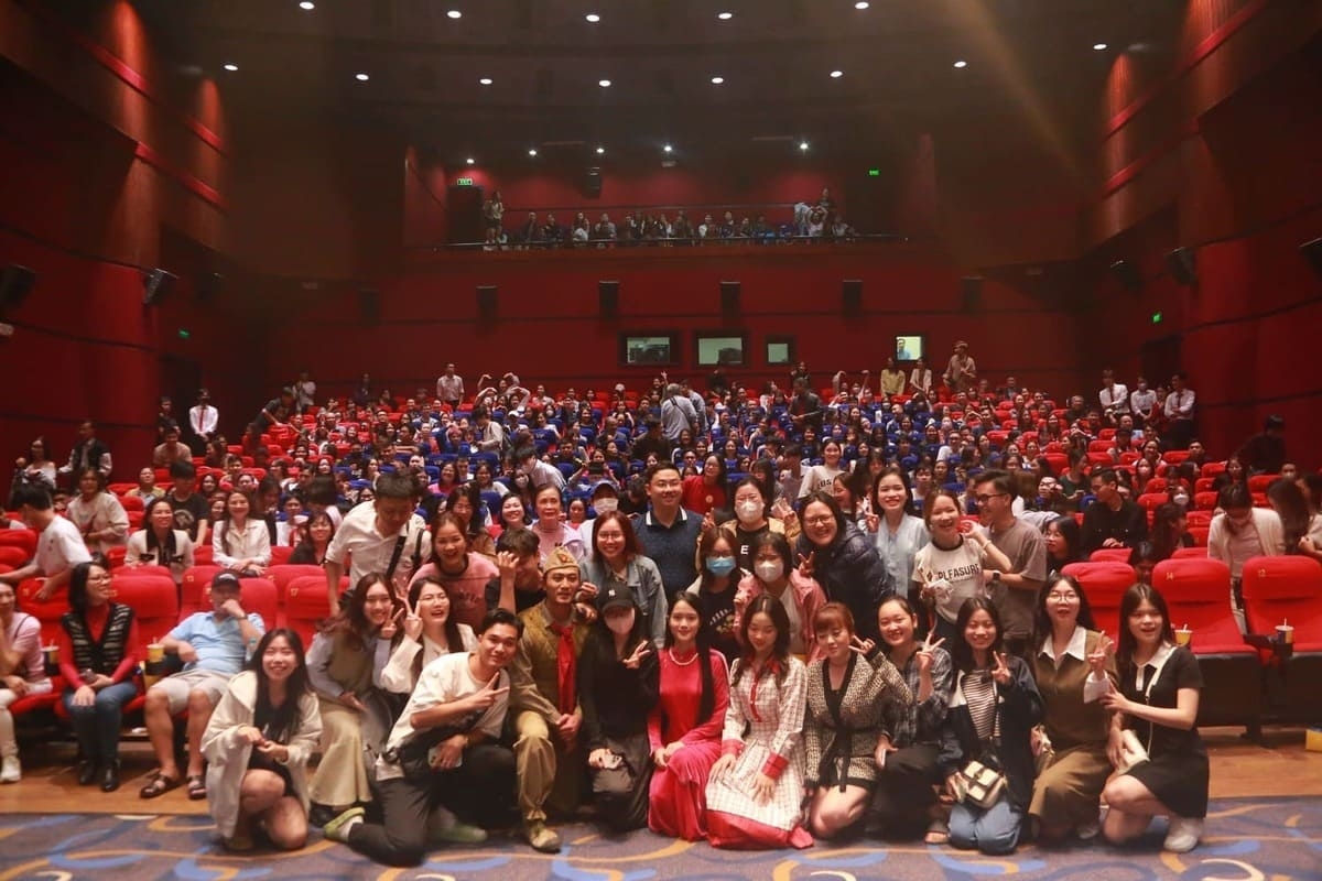 "Đào, phở và piano" trở thành hiện tượng khi thu hút lượng khán giả lớn đến rạp