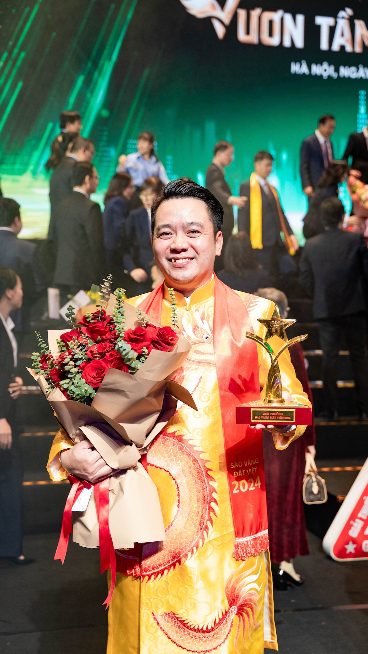 Ông Nguyễn Duy Chính - Tổng Giám đốc Tập đoàn Tân Á Đại Thành với kỷ niệm chương Top 10 Sao Vàng đất Việt 2024