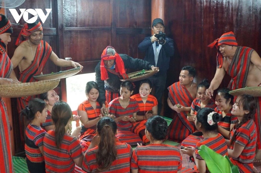 Villagers gather to discuss preparations of offerings for the festival. Offerings tend to include fish and meat which are preserved by grilling, drying, or smoking.