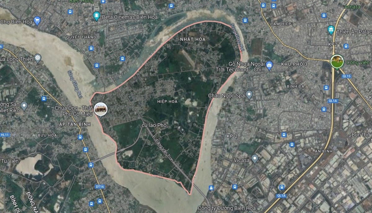 Cù lao được sông Đồng Nai bao quanh, nằm sát trung tâm TP Biên Hoà, có vị trí đắc địa.