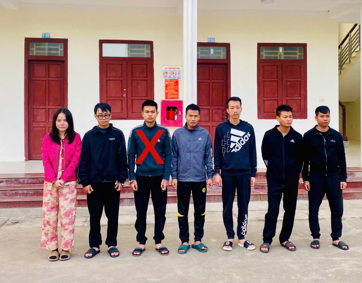 Giang Đình Lộc và các đối tượng trong đường dây lừa đảo, chiếm đoạt tài sản.