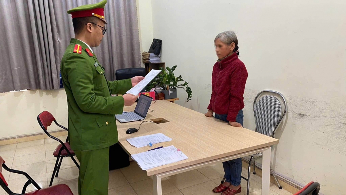 Đối tượng bị khởi tố do hủy hoại tài sản của hàng xóm.