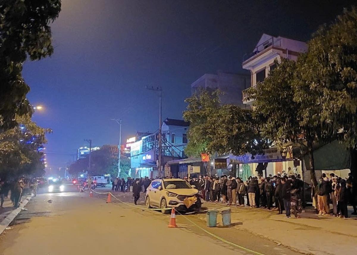 Hiện trường vụ tai nạn giao thông nghiêm trọng