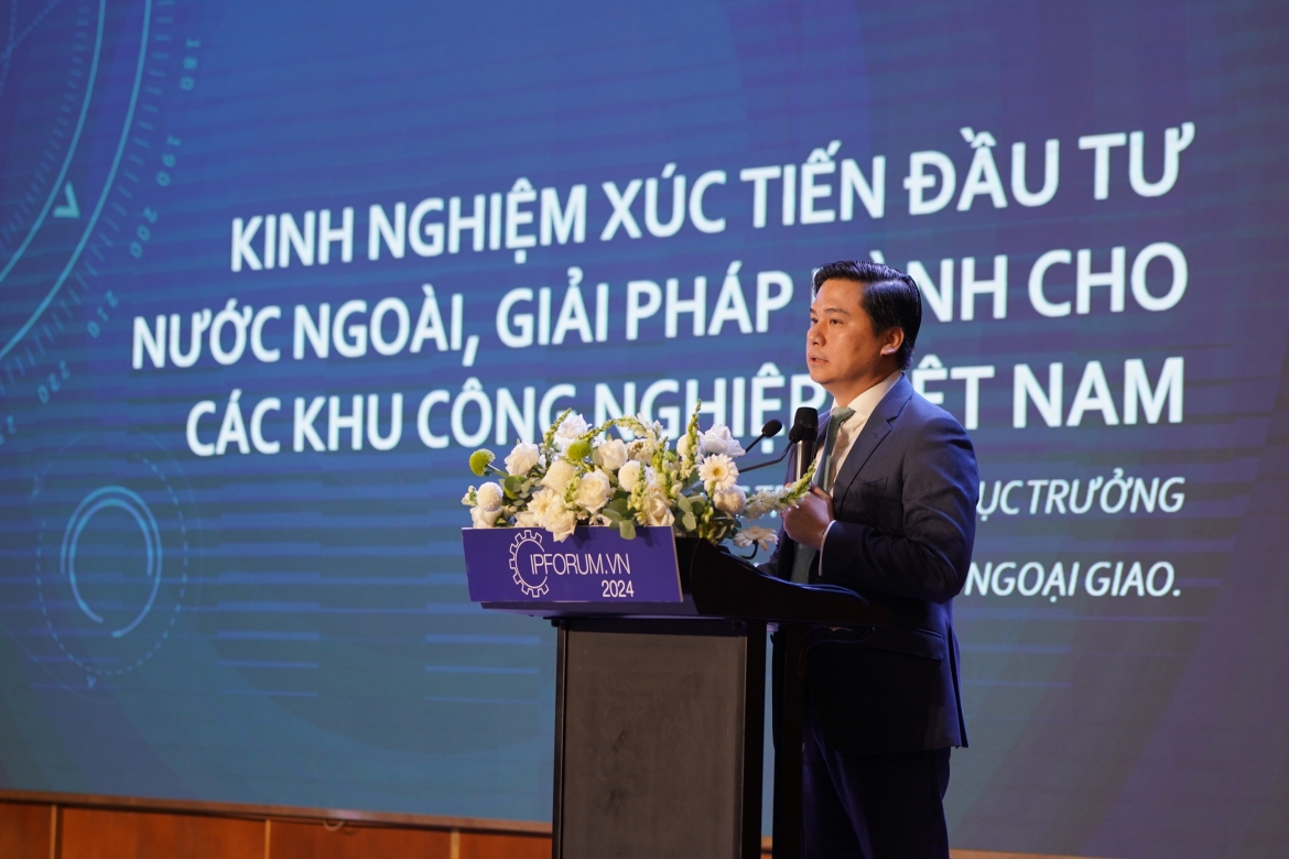 Ông Nguyễn Đồng Trung phát biểu tại Diễn đàn Khu công nghiệp Việt Nam năm 2024 do Tổ chức IDH và Liên chi hội Bất động sản Công nghiệp Việt Nam (VIREA) bảo trợ.