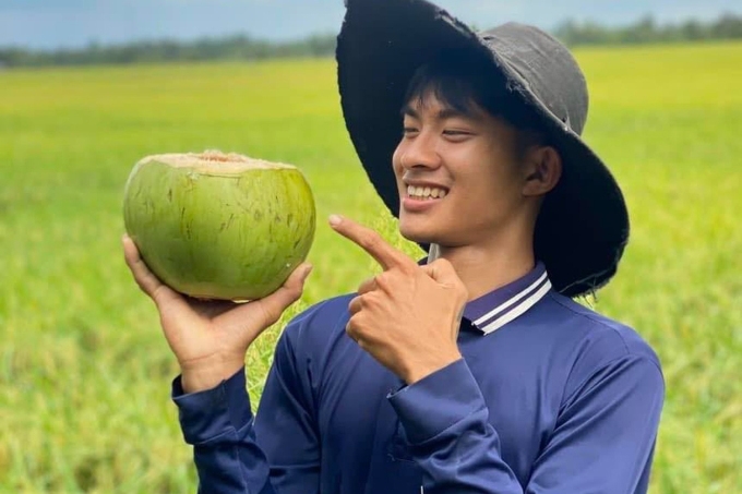 Lê Tuấn Khang là tiktoker sở hữu trăm triệu views