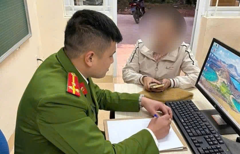 Nạn nhân đến trình báo tại Công an xã Minh Khai, huyện Thạch An, Cao Bằng