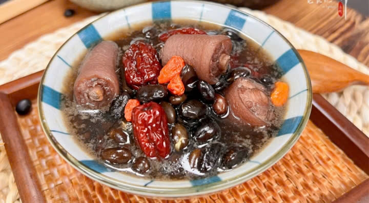 Mùa đông lạnh cần chú ý tới dinh dưỡng để tăng sức đề kháng cho cơ thể. (Nguồn: Aboluowang)