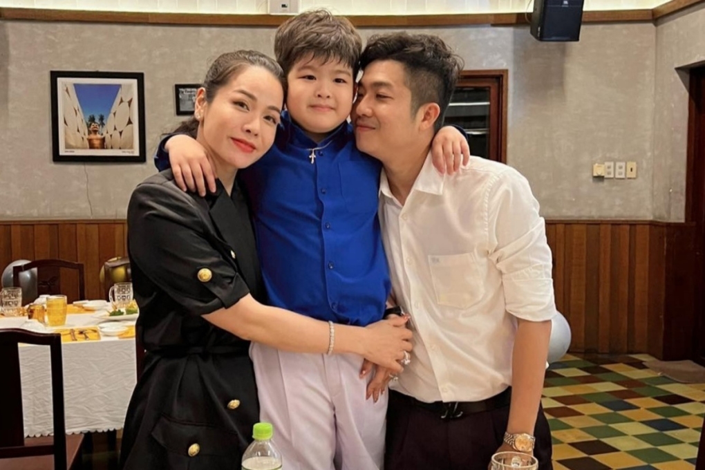 Diễn viên Nhật Kim Anh cho biết chồng cũ Bửu Lộc vừa từ Cần Thơ lên TP.HCM thăm, mang theo quà giúp cô bảo vệ sức khỏe khi mang thai.