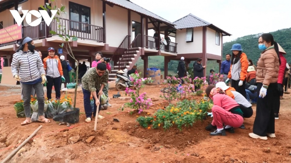 Benefactors help to grow flowers, an effort which helps to beautify the new resettlement area.