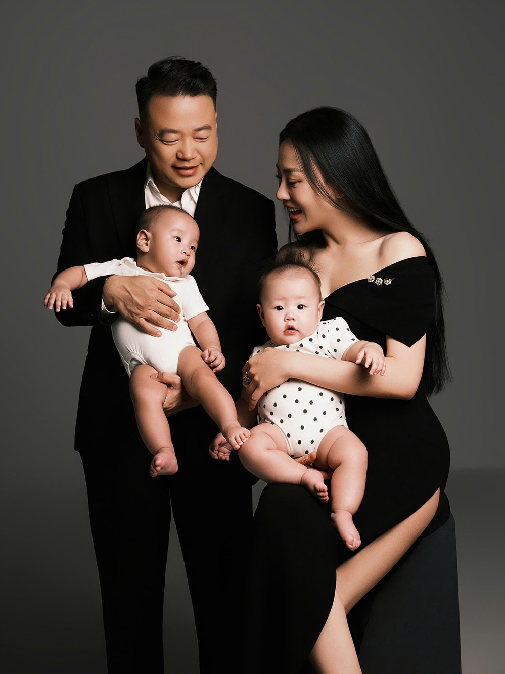 Diễn viên Phương Oanh cho biết từ khi làm mẹ, cô làm gì cũng nghĩ đến hai con và thấy khát khao cống hiến cho nghệ thuật và xã hội của mình thêm mạnh mẽ.