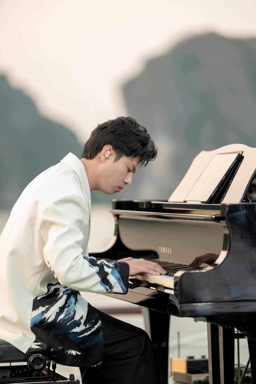 Nhạc sĩ Dương Cầm.