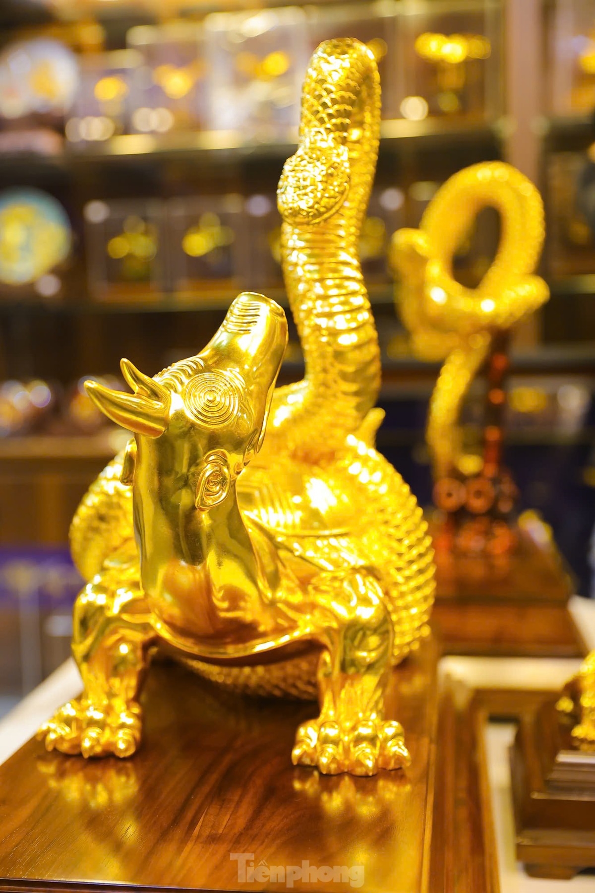 The snake figurines widely introduced in the market are much sought after as a meaningful gift in the lead up to the Tet holiday.