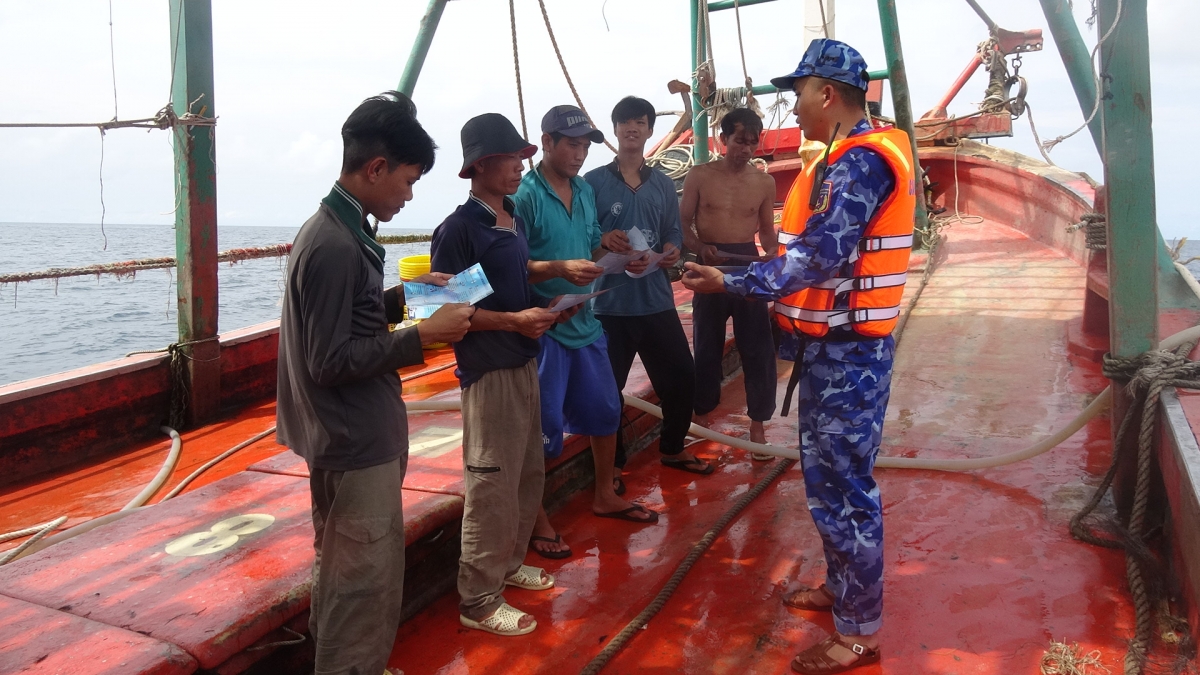 Tăng cường công tác tuyên truyền cho bà con, ngư dân về chống khai thác IUU