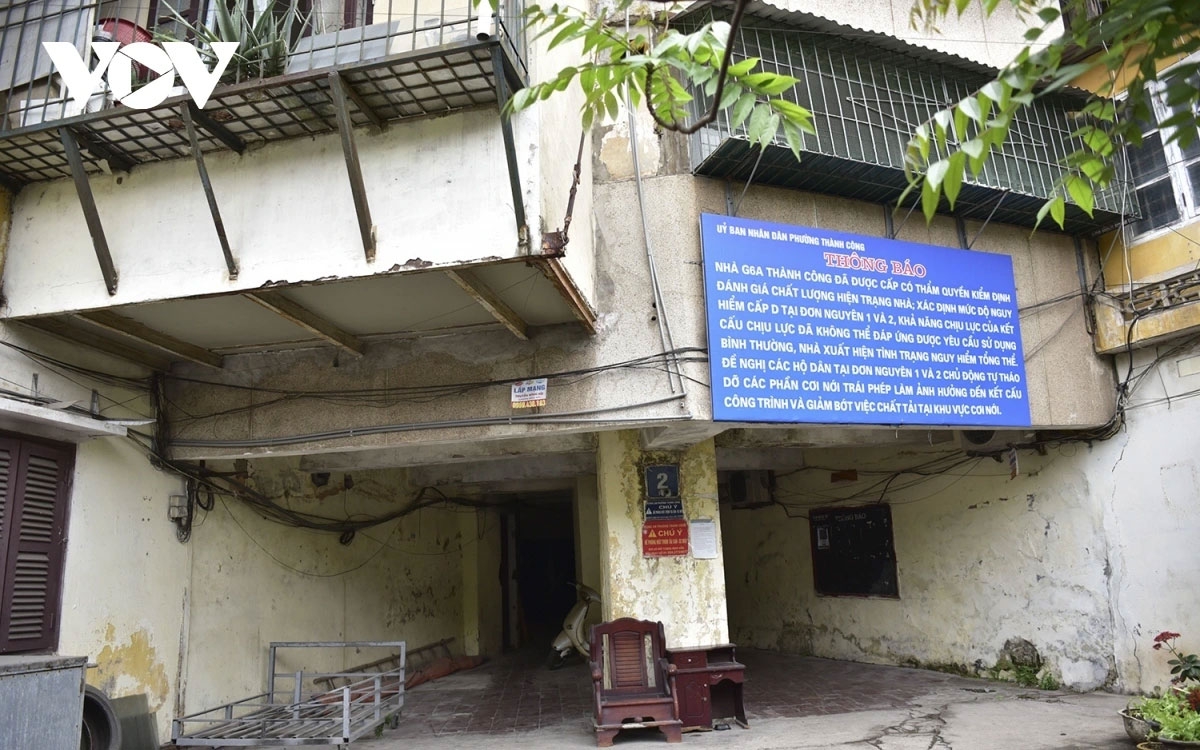 Khu tập thể G6A thuộc khu tập thể Thành Công (quận Ba Đình, Hà Nội) được đưa vào sử dụng từ năm 1987 gồm 2 đơn nguyên với 49 căn hộ. Hiện, khu nhà đã xuống cấp trầm trọng và cơ quan chức năng đã xếp vào danh sách công trình cấp độ D, thuộc diện khu tập thể nguy hiểm