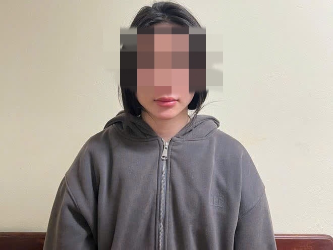 L. tại cơ quan công an