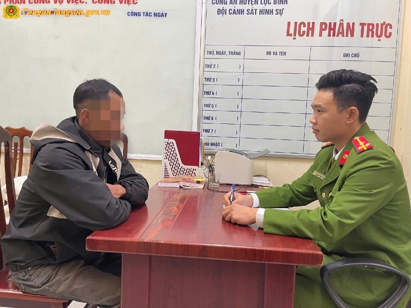 N.V.V tại cơ quan công an