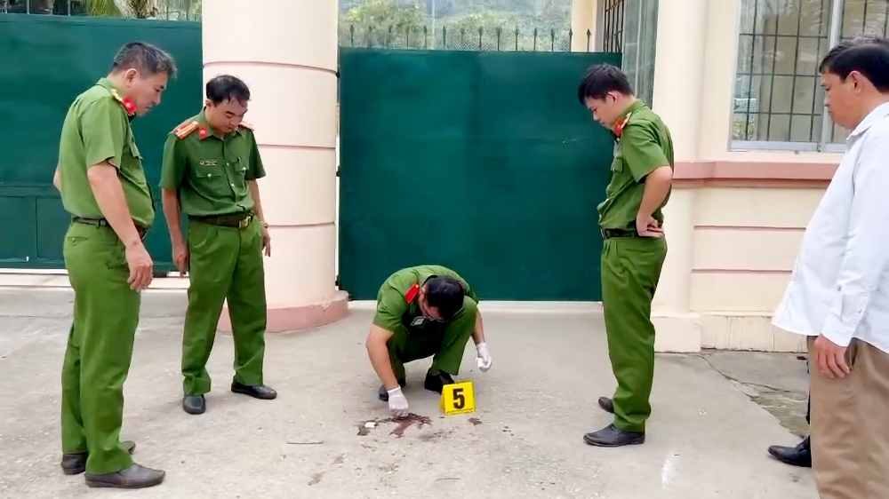 Công an điều tra tại hiện trường vụ việc