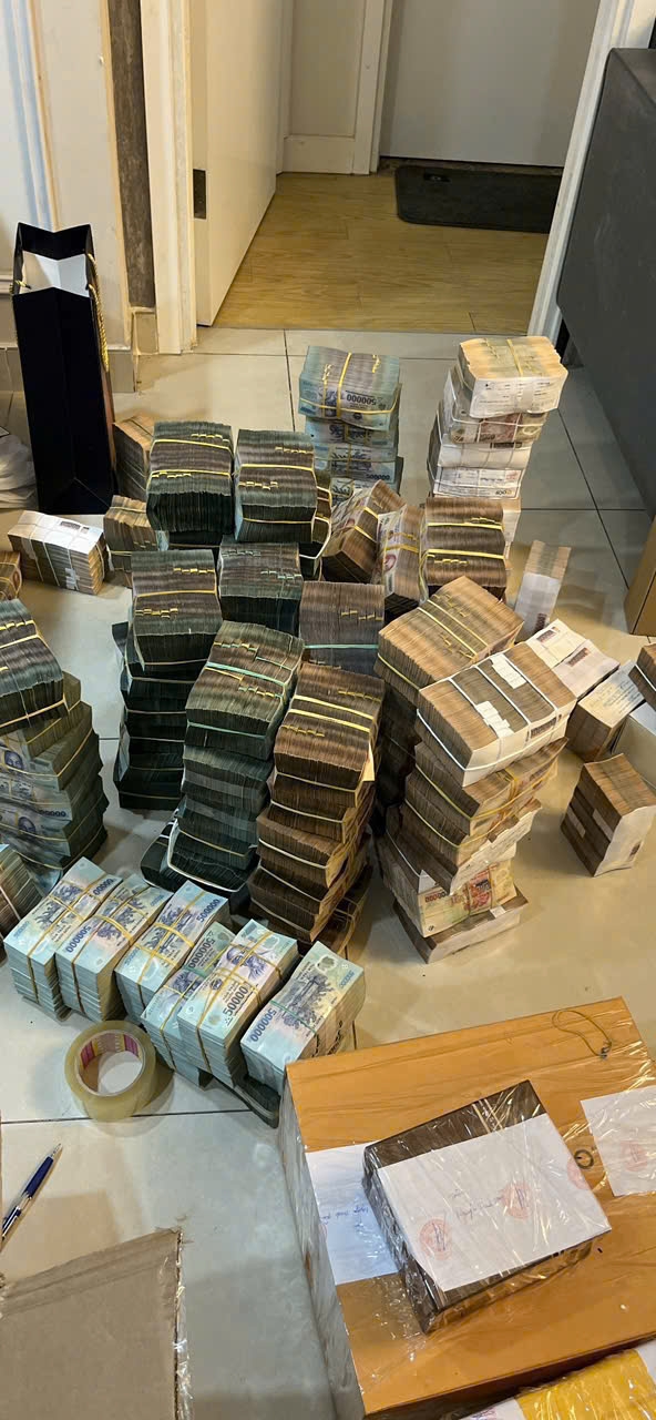 Lượng tiền mặt thu giữ được là 69 tỷ đồng.