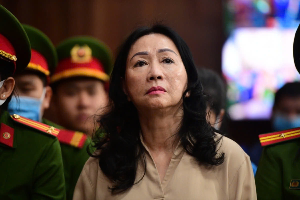 HĐXX xác định, bị cáo Trương Mỹ Lan không chỉ chi phối về tài chính mà còn chi phối cả nhân sự của ngân hàng SCB. Qua đó, Trương Mỹ Lan biến ngân hàng SCB thành công cụ tài chính, thực hiện một loạt các hành vi phạm tội.