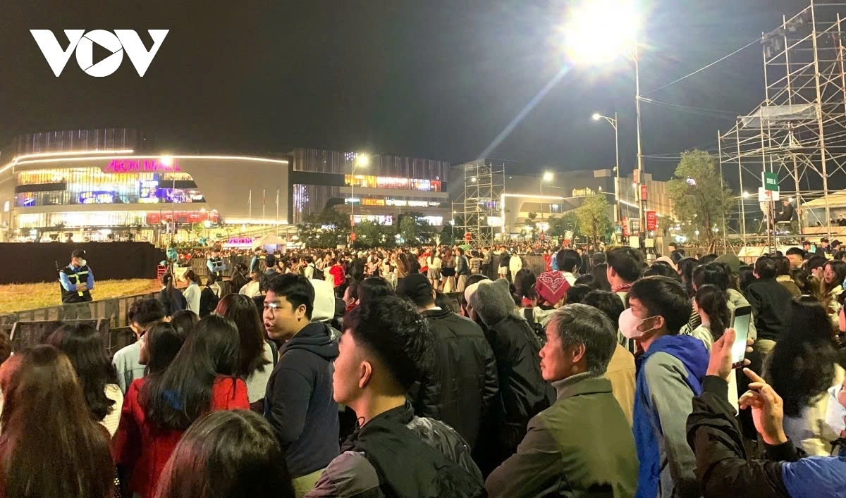 This year, the local government and residents of Hue City welcome the New Year with special excitement, as Thua Thien Hue Province has officially become a centrally governed city, filling everyone with joy and pride.