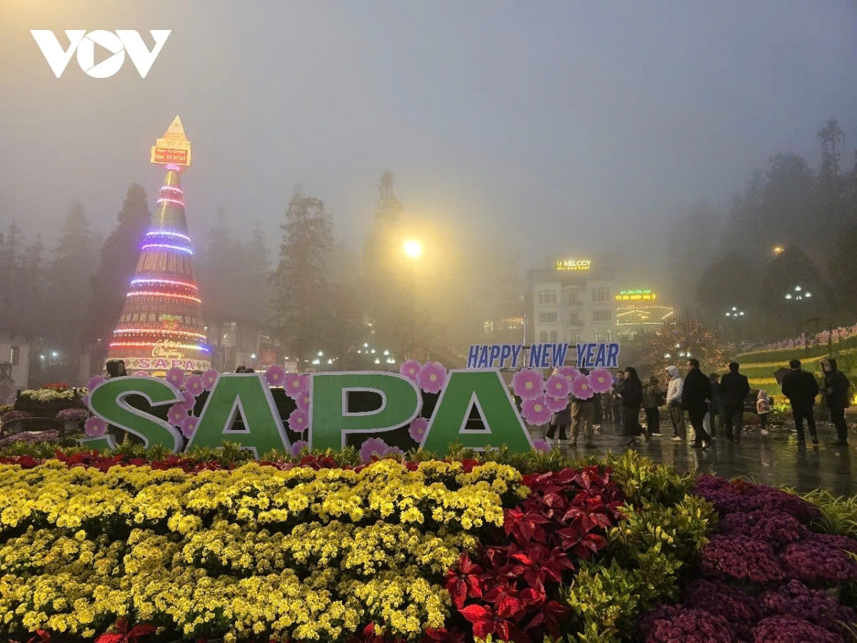 In Sa Pa, Lao Cai Province, a New Year 2025 celebration has been held, coinciding with the fifth anniversary of Sa Pa's establishment as a town under a resolution by the National Assembly Standing Committee, effective January 1, 2020.