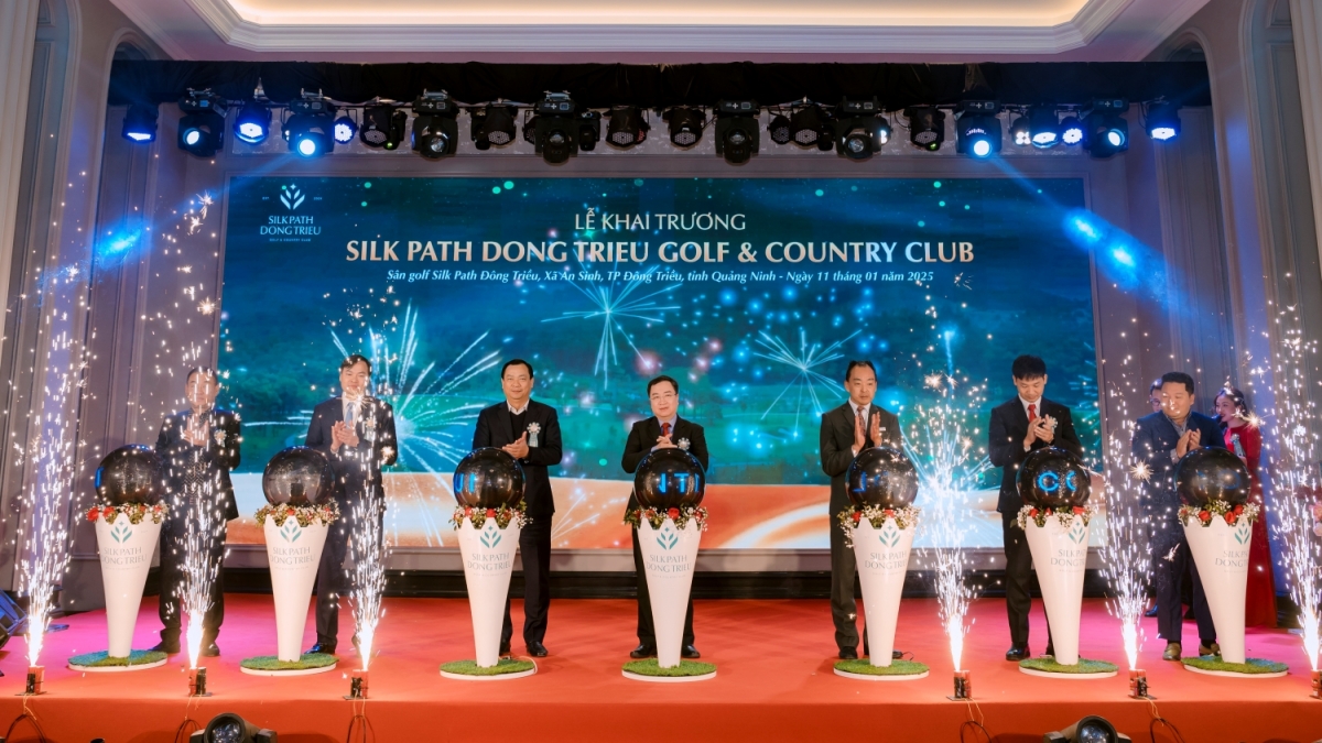 Sân golf Silk Path Đông Triều, được thiết kế bởi huyền thoại golf Sir Nick Faldo.