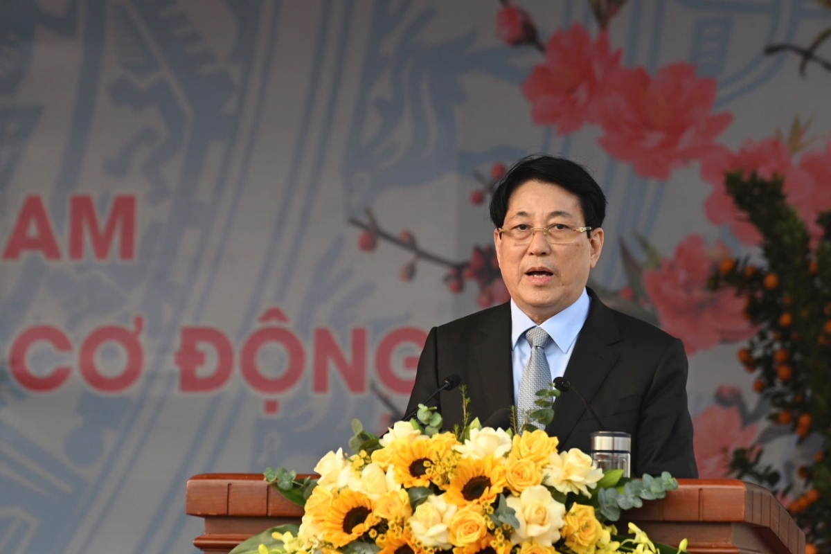 Chủ tịch nước Lương Cường phát biểu với cán bộ, chiến sĩ lực lượng Cảnh sát cơ động