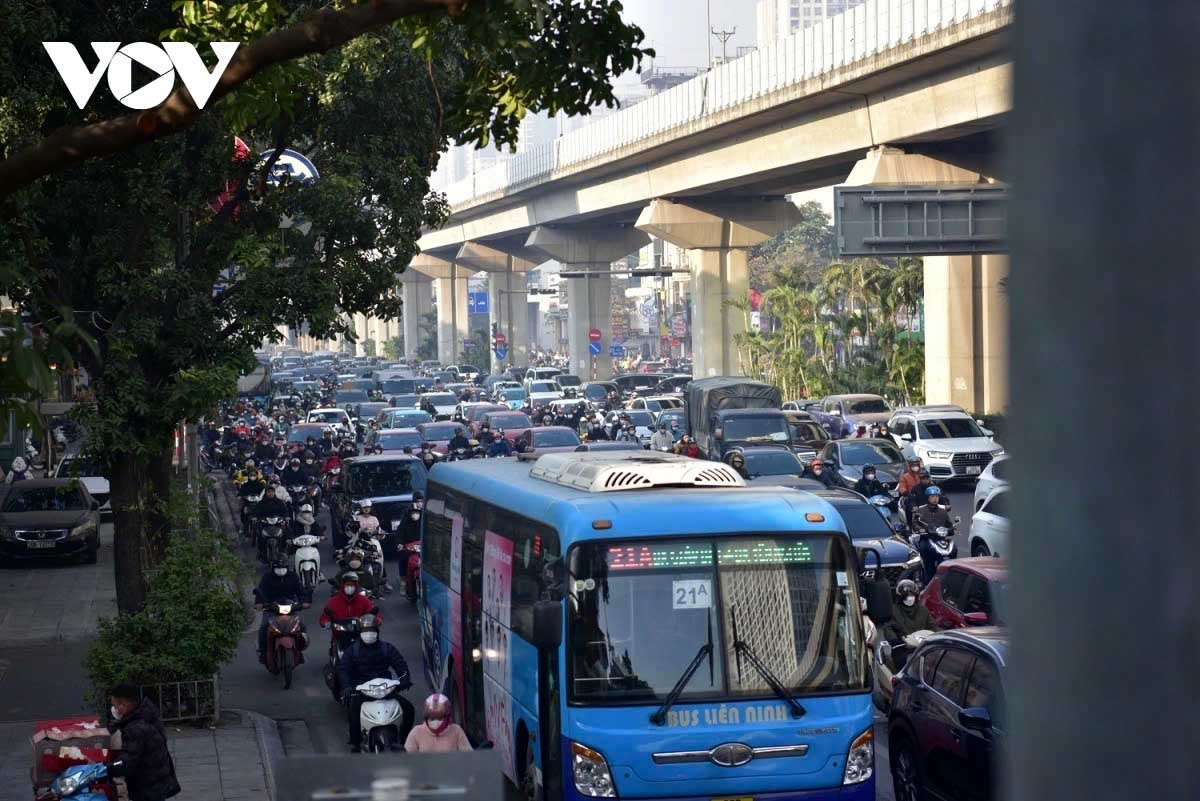 Thousands of commuters take to the street especially during peak hours, resulting in slow-moving traffic and extended travel time.