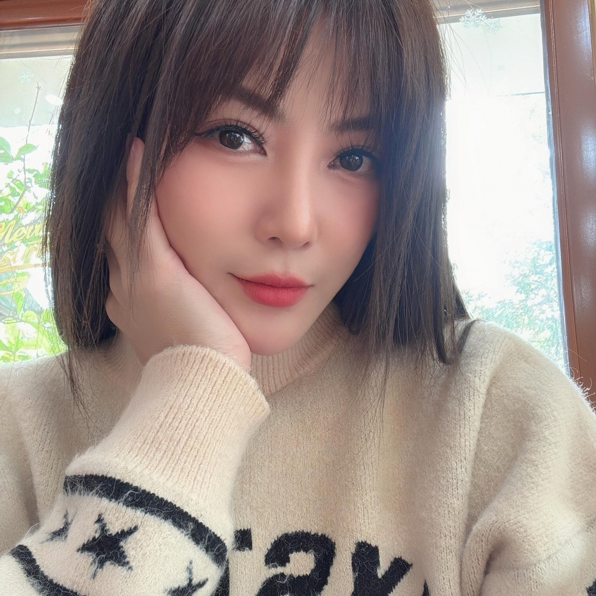 Bên cạnh đóng phim, Thanh Hương có tài lẻ ca hát. Cô từng giành quán quân chương trình "Trời sinh một cặp" năm 2019, ra mắt một số sản phẩm âm nhạc.