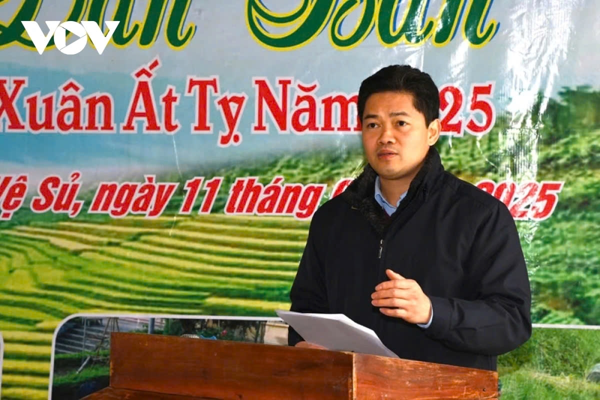 Vu Manh Ha, permanent deputy secretary of the Lai Chau Provincial Party Committee, expresses his hope that local people will stand by the border guards to build a strong people-based border defense.