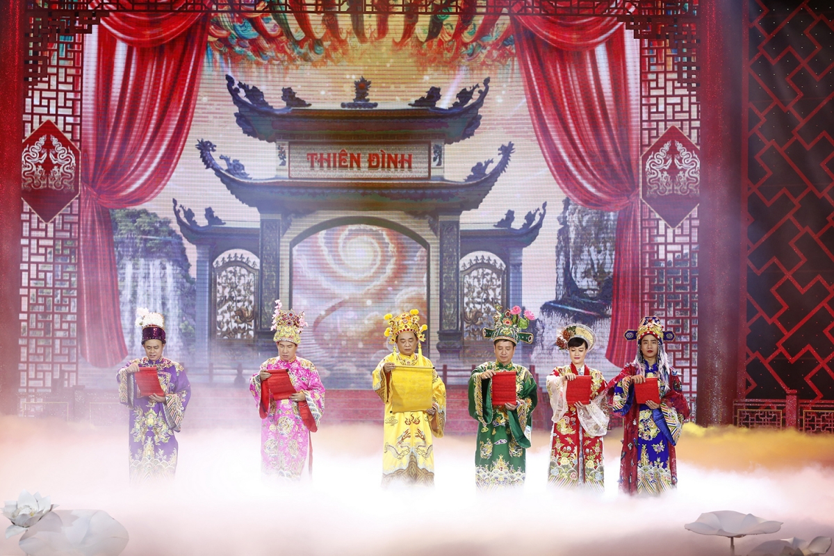 NSND Quốc Khánh và dàn nghệ sĩ đóng Táo quân 2025. Ảnh: VTV